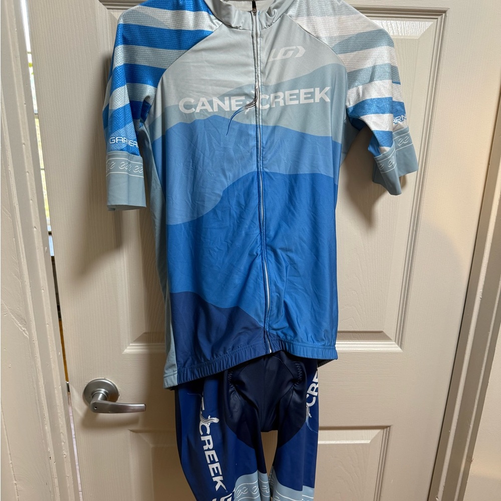 Cane Creek Blue and Gray Cycling Set